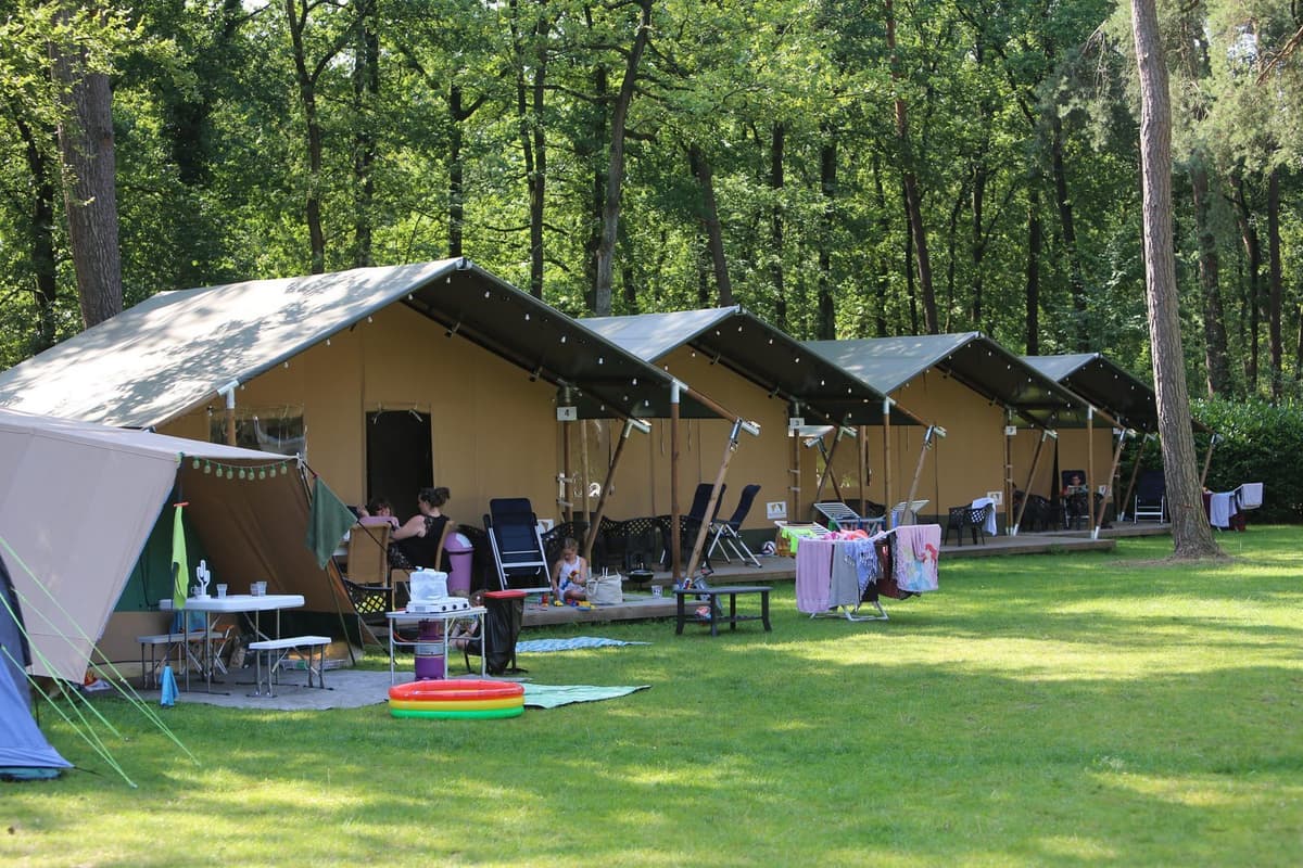 Bonte Vlucht - vakantieparken in Nederland met een speeltuin