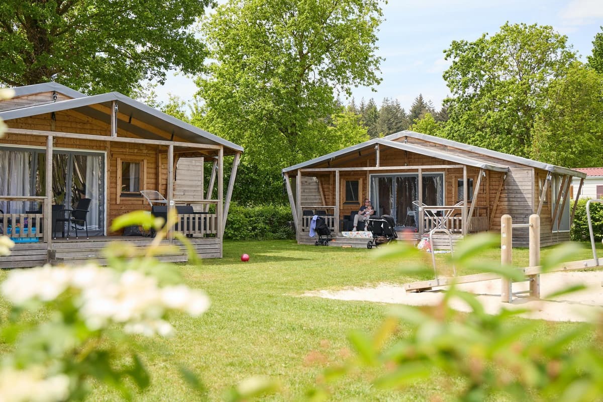 Camping t Veld - vakantiepark aan het water mét een zwembad