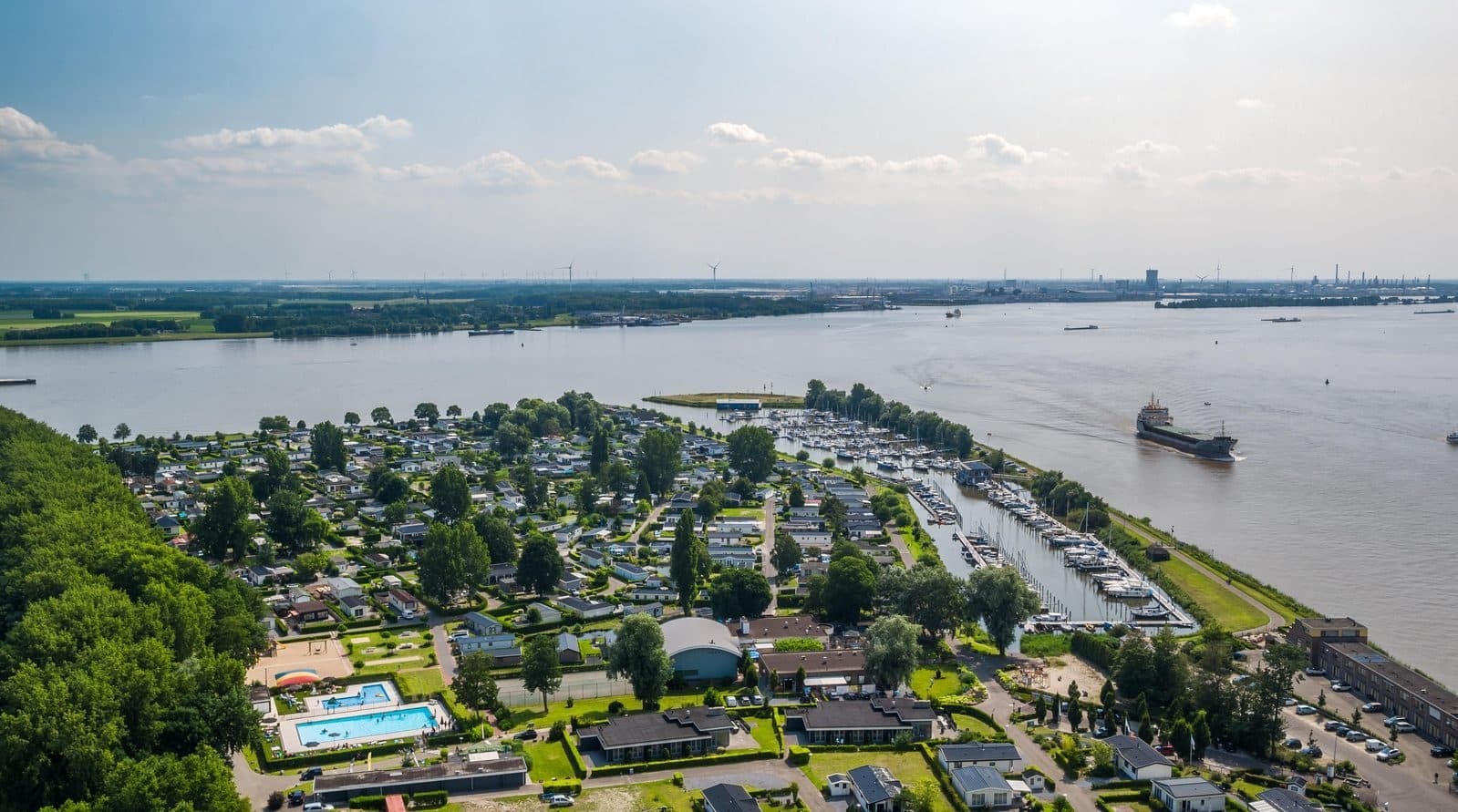 Het ultieme vakantiepark bij de Biesbosch met een speeltuin voor het hele gezin